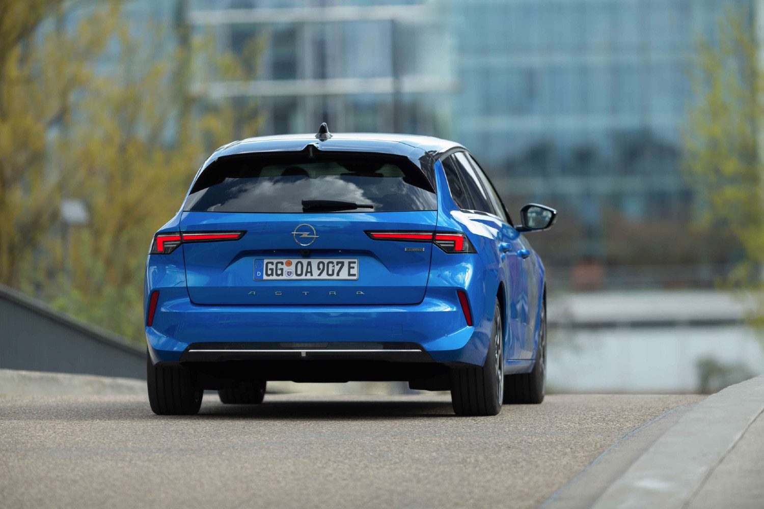 A Opel Astra Sports Tourer ostenta, pela primeira vez, uma motorização híbrida plug-in