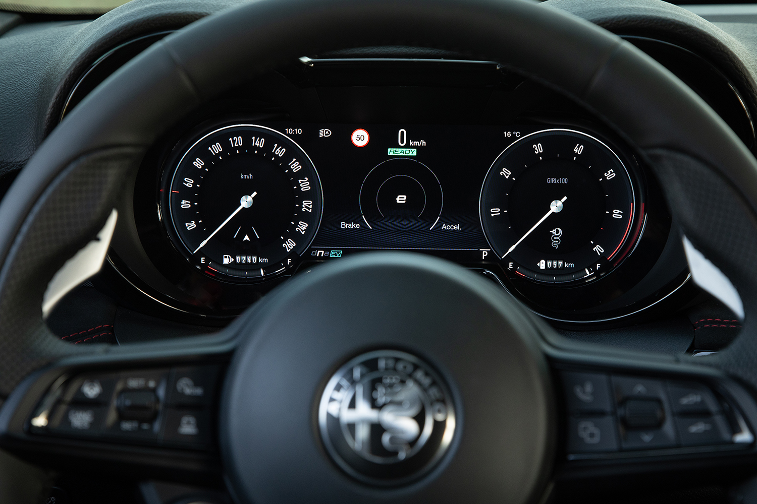 Painel de instrumentos do Alfa Romeo Tonale Plug-In Hybrid Q4