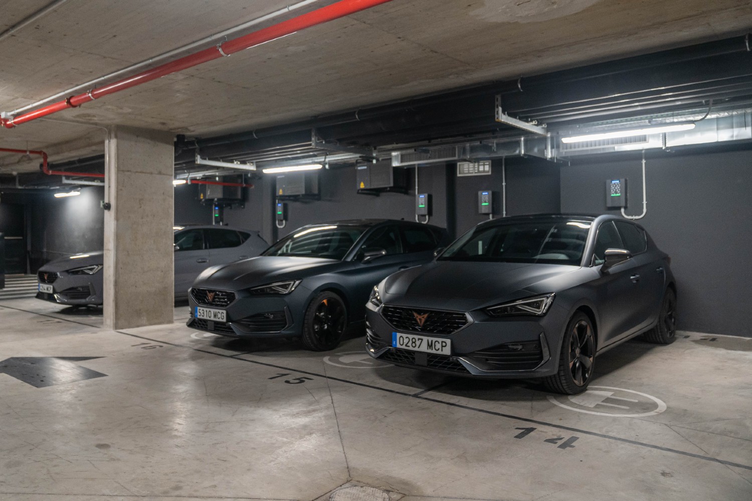 O Cupra Leon ganha uma nova motorização de entrada, 1.5 TSI de 150 cv, a qual surge acompanhada de uma variante eletrificada eTSI 