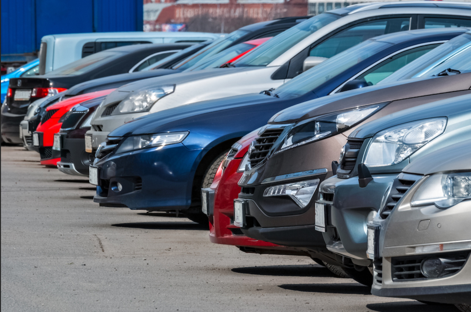 Apenas 13% dos inquiridos assume que irá comprar um carro em segunda mão, em 2023 