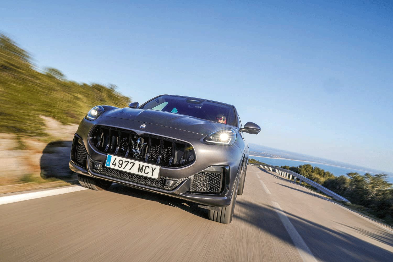 Frente do Maserati Grecale Trofeo