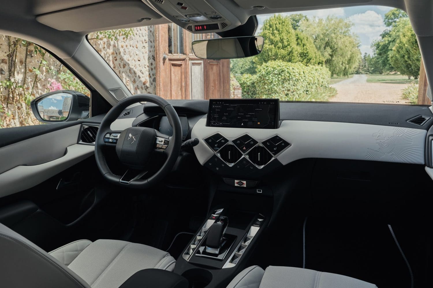 O DS 3 'Esprit de Voyage' aposta num interior claramente mais luxuoso e luminoso