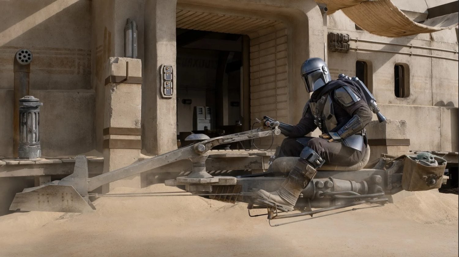 O Mandalorian é uma das figuras do universo Star Wars que se desloca numa speeder bike