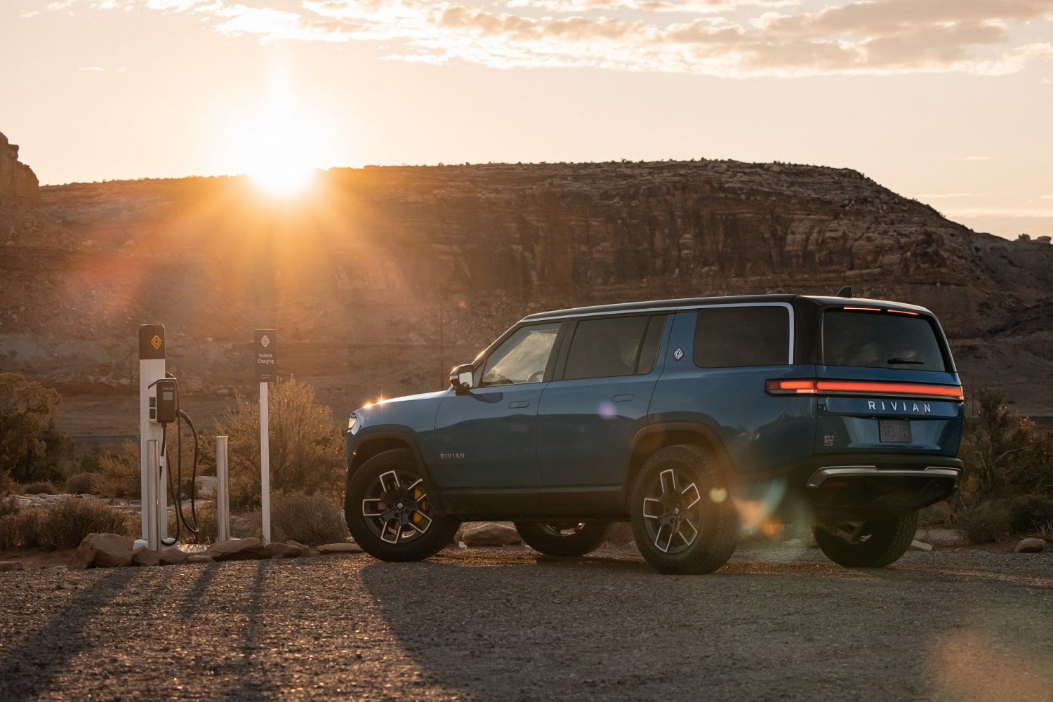 Rivian R1S