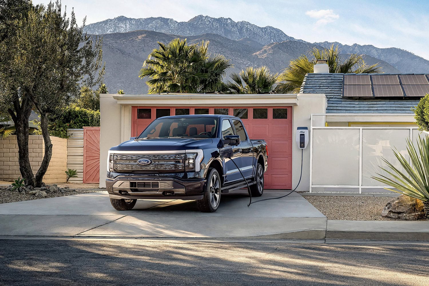 Apesar do esfriamento do mercado mundial de elétricos, a Ford pretende continuar a investir em pick-ups elétricas, como a F-150